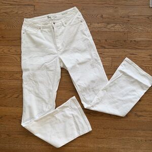Anne Klein White High Rise Flare Jeans